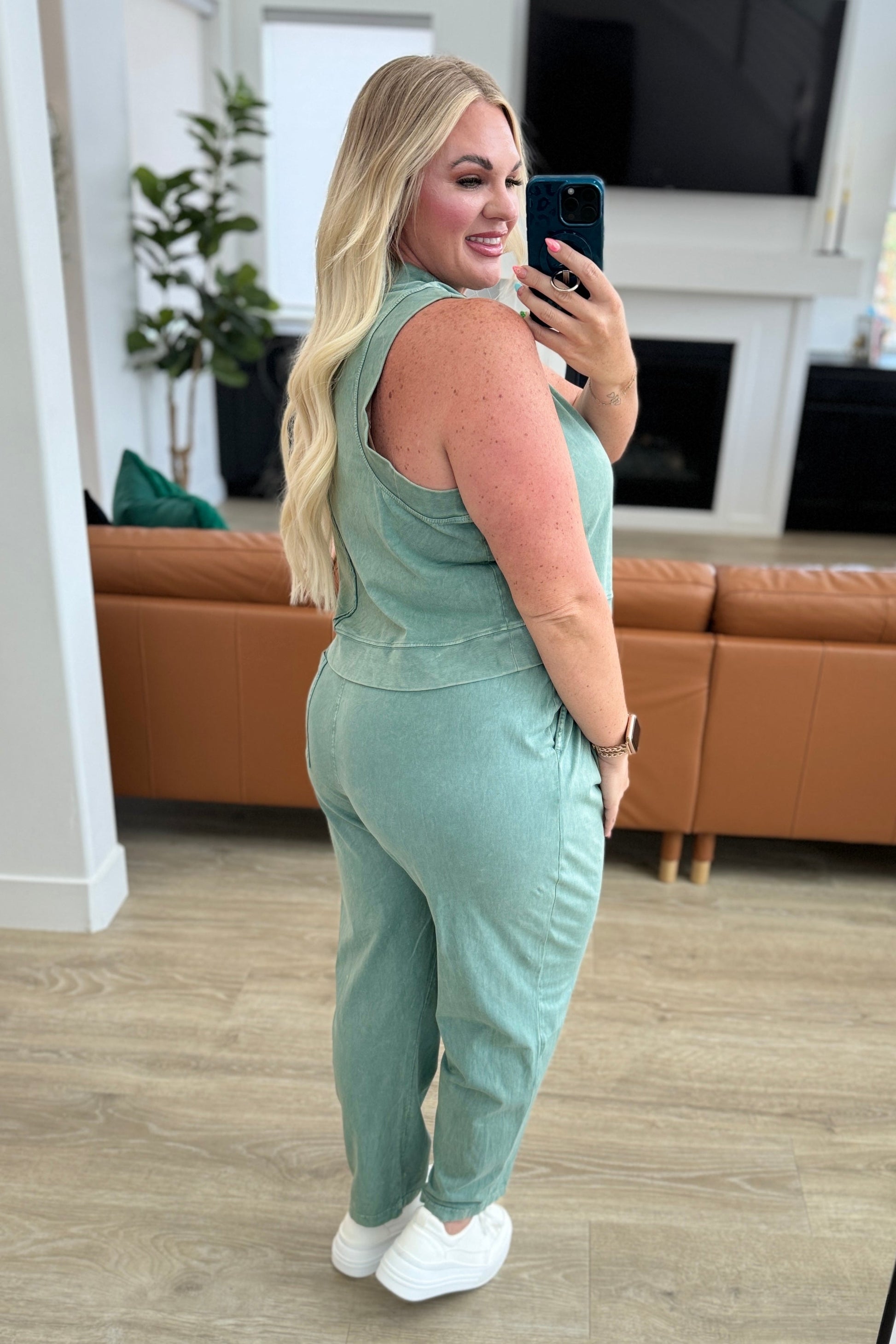 Limber Up Straight Leg Sweats in Olive-Athleisure-Modish Lily, Tecumseh Michigan