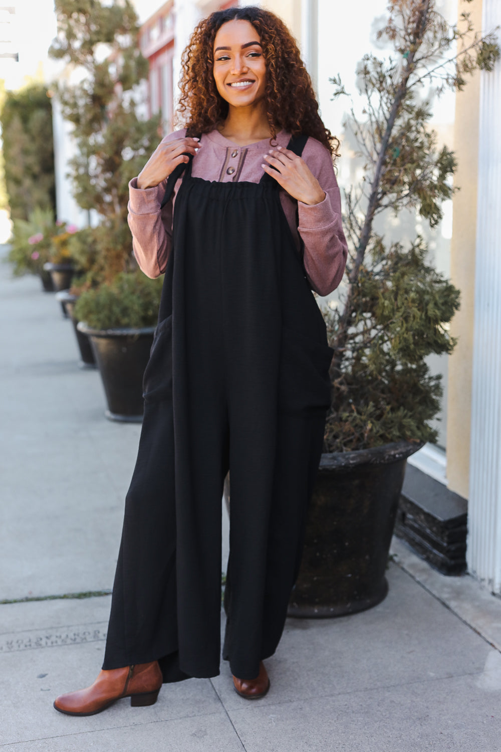 Feeing Joyful Black Wide Leg Adjustable Baggy Bib Jumpsuit-Modish Lily, Tecumseh Michigan