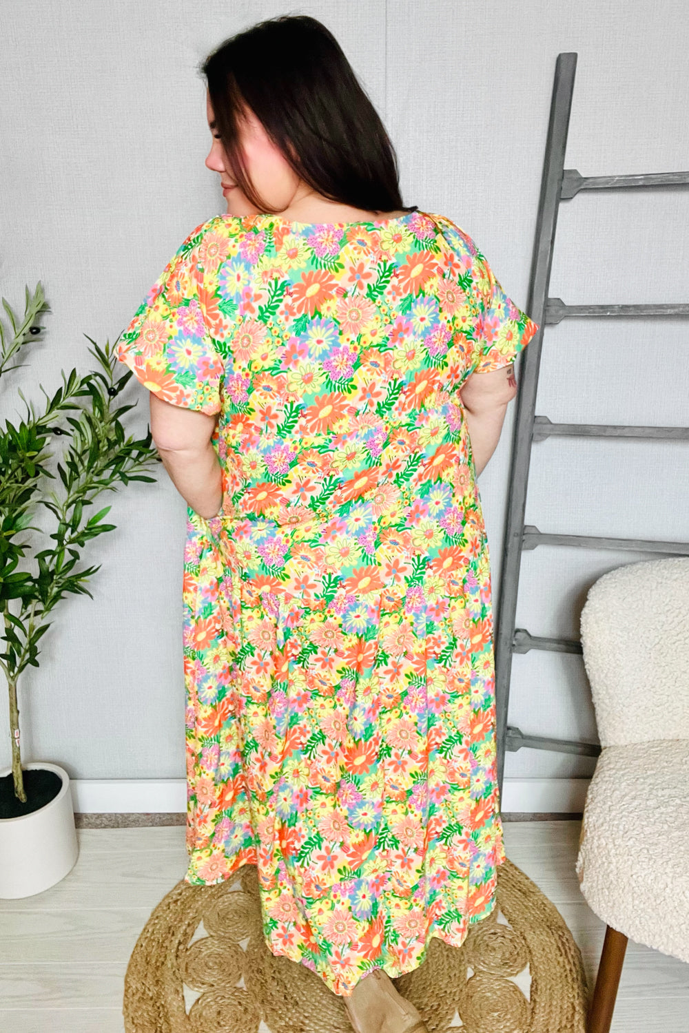 Hello Beautiful Sage Elastic V Neck Tiered Daisy Floral Maxi Dress-Modish Lily, Tecumseh Michigan